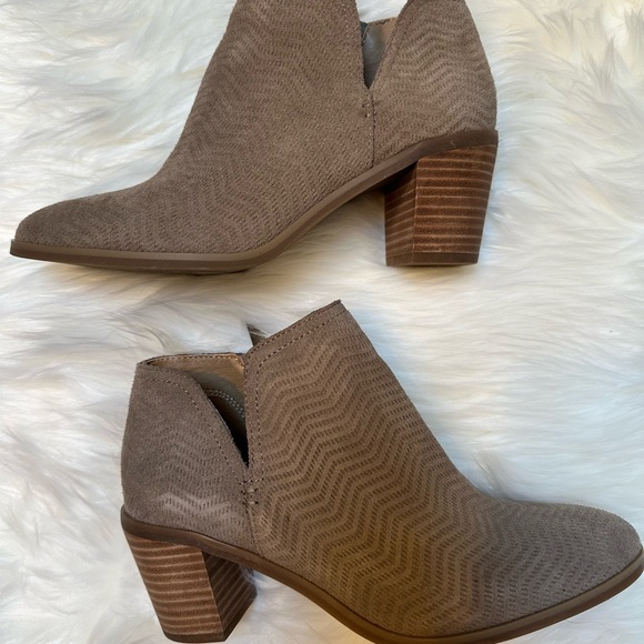 Lucky Brand PARNESA Ankle Booties - Picture 2 of 9